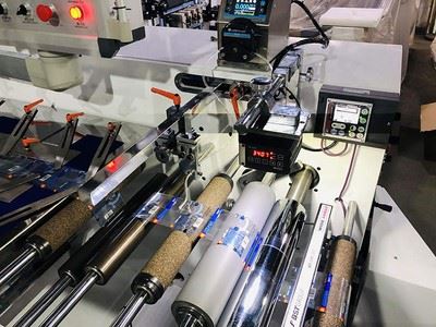 Máquina cortadora de etiquetas de mangas de alta velocidad QD-350