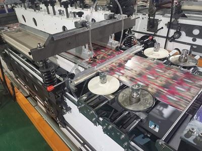 Máquina de fabricación de bolsa laminada multifuncional de servicio pesado, 600C+CS