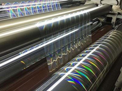 Máquina de relieve holográfica multifuncional sin costuras